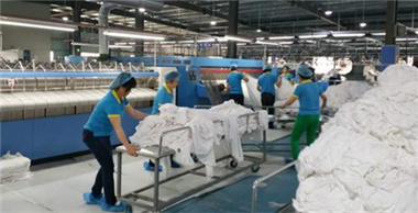 百強洗滌設(shè)備廠家提醒分揀布草這些值得注意