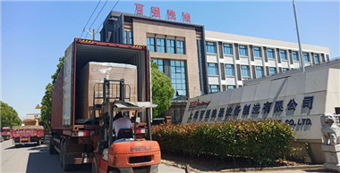 百?gòu)?qiáng)洗滌設(shè)備今日分別出口韓國(guó) 發(fā)貨江西