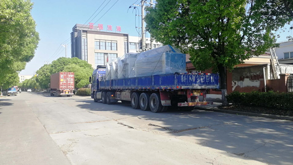 百?gòu)?qiáng)洗滌設(shè)備今日分別出口韓國(guó) 發(fā)貨江西