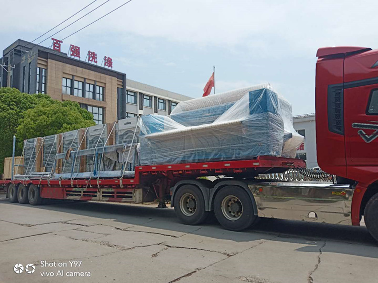 百強洗脫機、烘干機、燙平機等洗滌設備發(fā)貨海南-百強洗滌設備